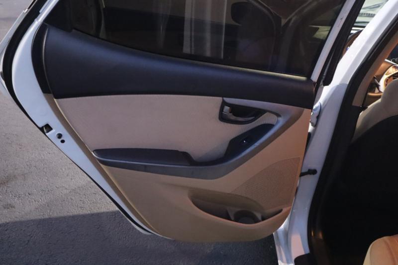 Hyundai Elantra Limited 2012