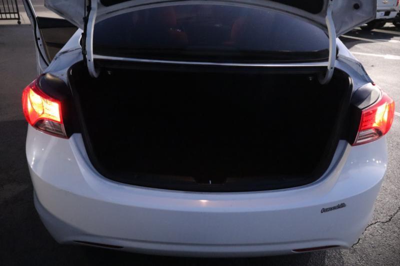 Hyundai Elantra Limited 2012