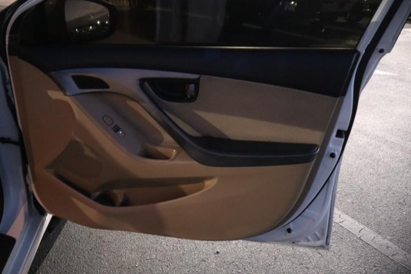 Hyundai Elantra Limited 2012