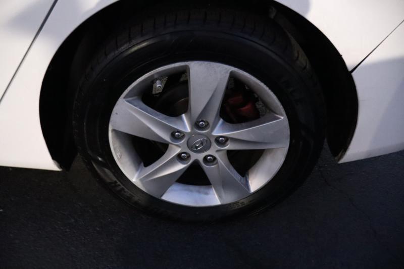 Hyundai Elantra Limited 2012