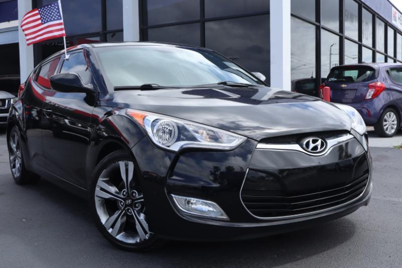 Hyundai Veloster Base 6MT 2017