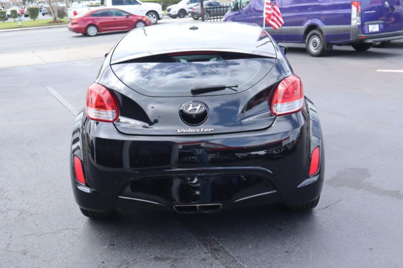 Hyundai Veloster Base 6MT 2017