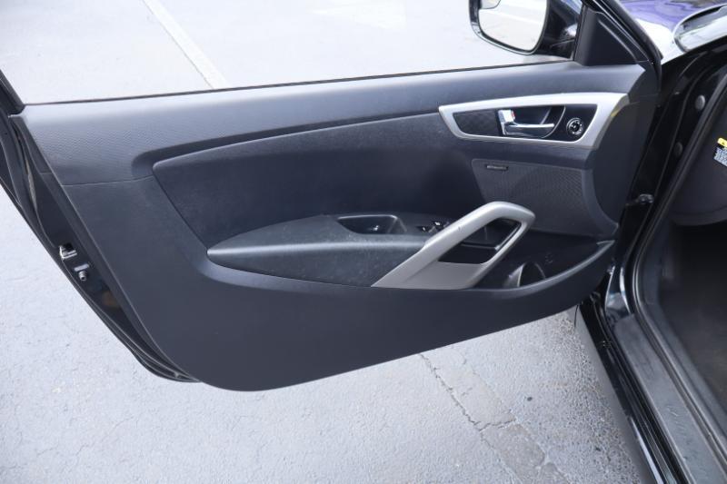 Hyundai Veloster Base 6MT 2017