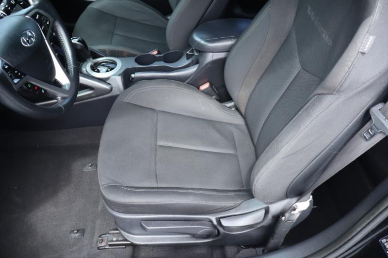 Hyundai Veloster Base 6MT 2017