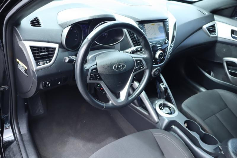 Hyundai Veloster Base 6MT 2017