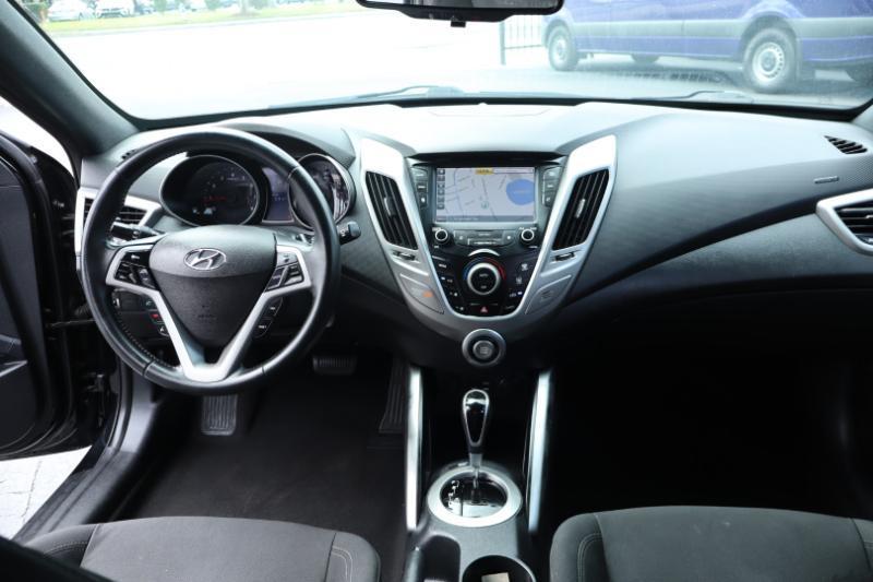 Hyundai Veloster Base 6MT 2017