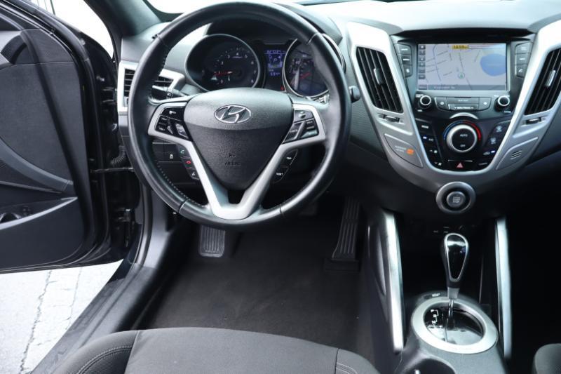 Hyundai Veloster Base 6MT 2017