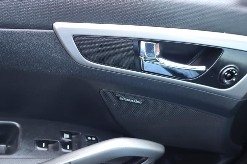 Hyundai Veloster Base 6MT 2017