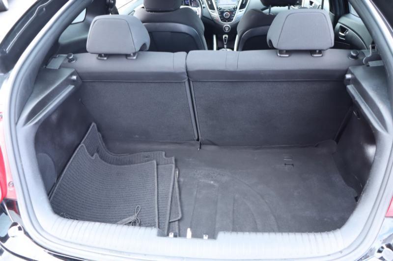 Hyundai Veloster Base 6MT 2017