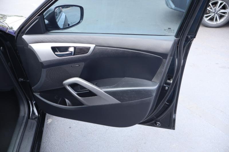 Hyundai Veloster Base 6MT 2017