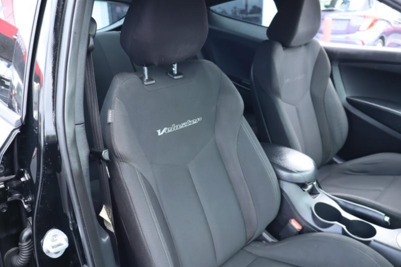 Hyundai Veloster Base 6MT 2017