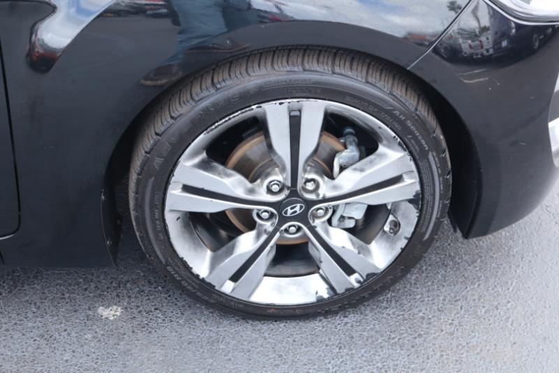 Hyundai Veloster Base 6MT 2017