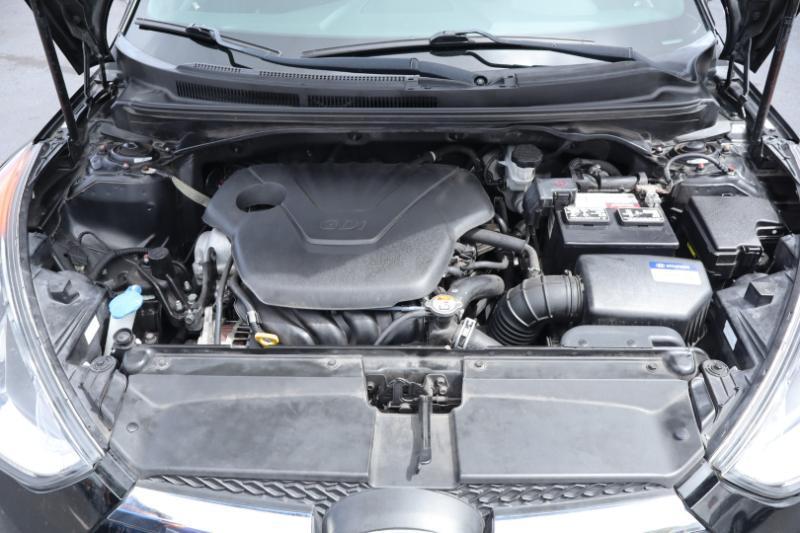 Hyundai Veloster Base 6MT 2017