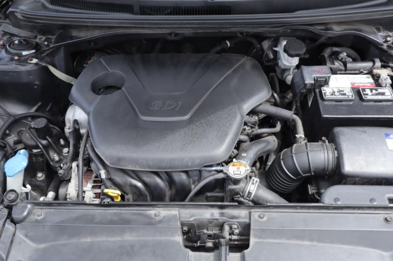 Hyundai Veloster Base 6MT 2017