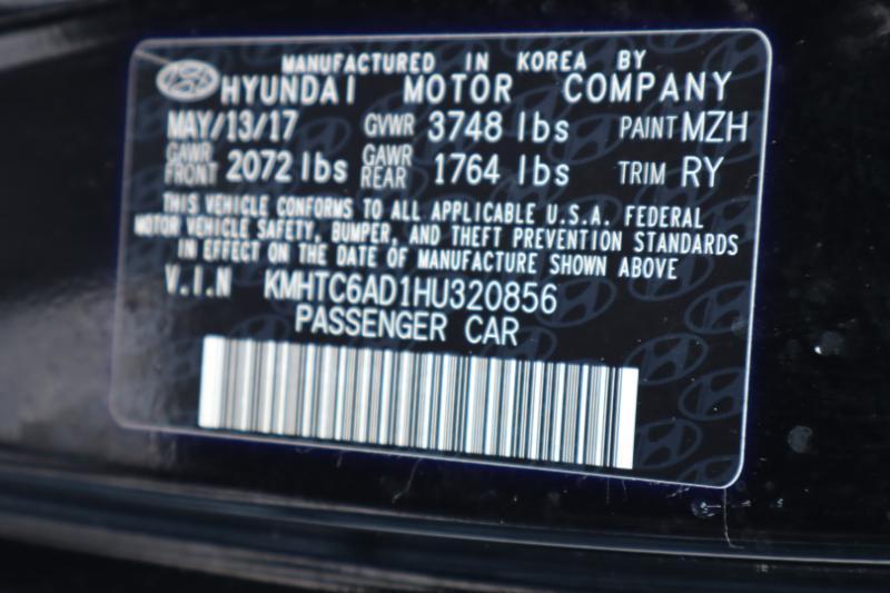 Hyundai Veloster Base 6MT 2017