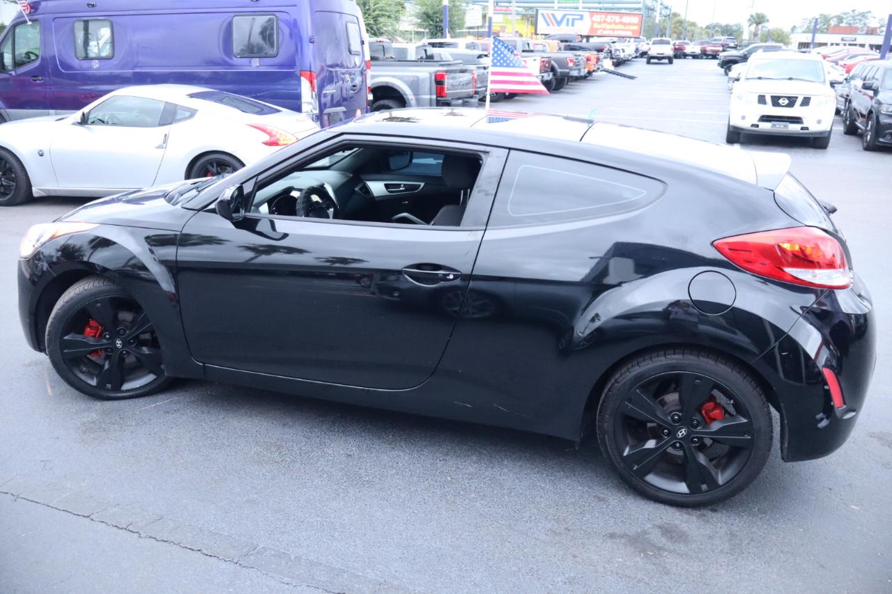 Hyundai Veloster Base 6MT 2017