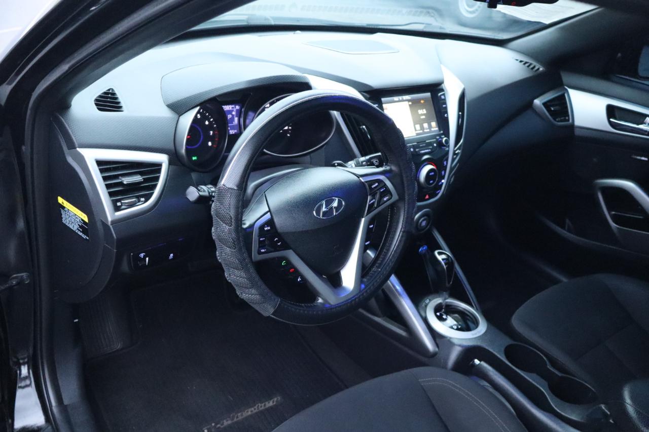 Hyundai Veloster Base 6MT 2017