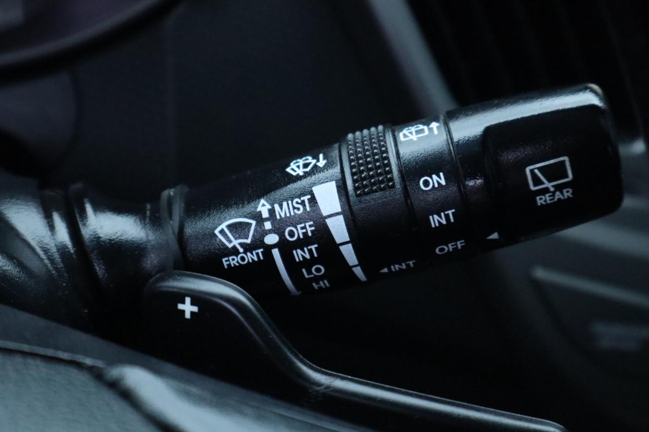 Hyundai Veloster Base 6MT 2017