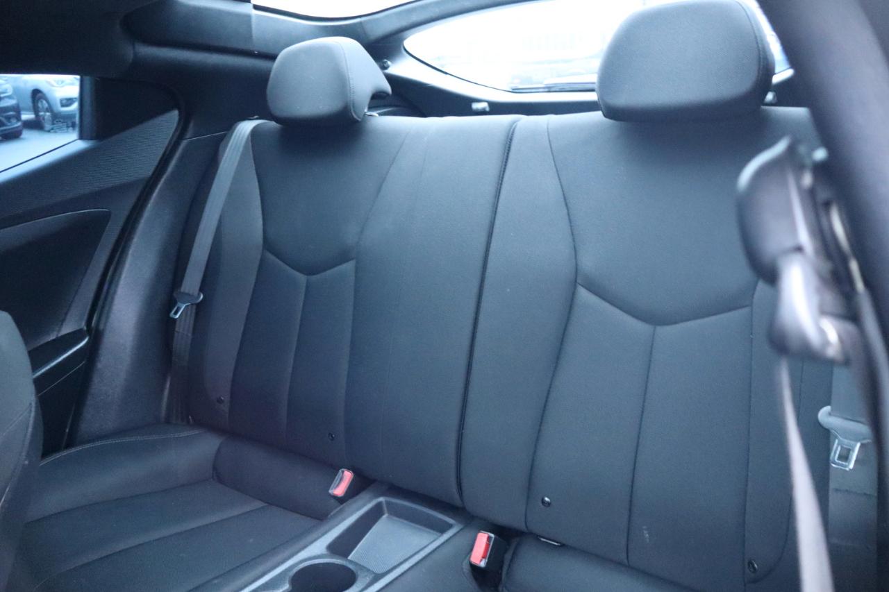 Hyundai Veloster Base 6MT 2017