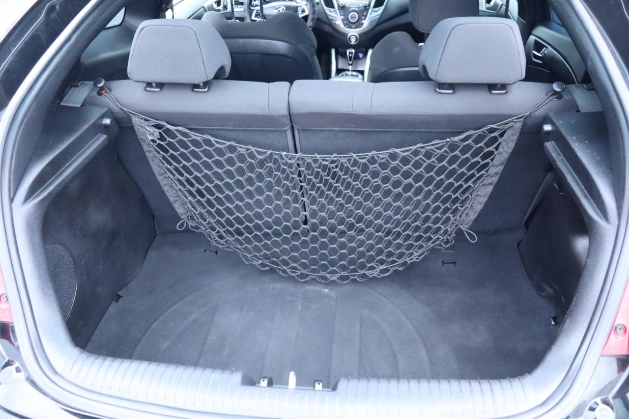 Hyundai Veloster Base 6MT 2017