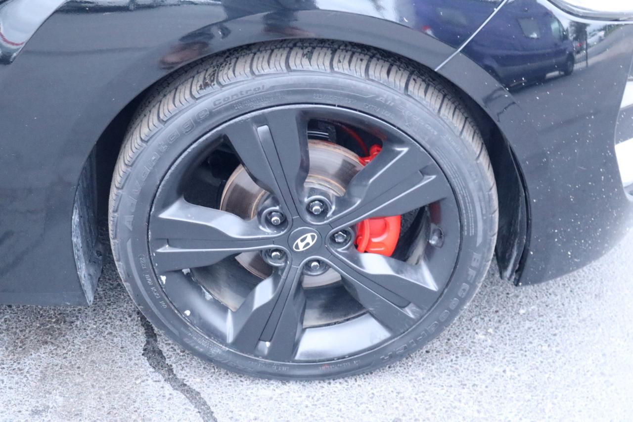 Hyundai Veloster Base 6MT 2017