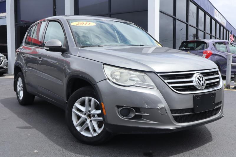 Volkswagen Tiguan S 4Motion 2011