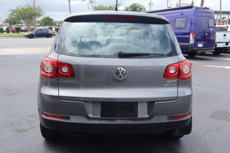 Volkswagen Tiguan S 4Motion 2011