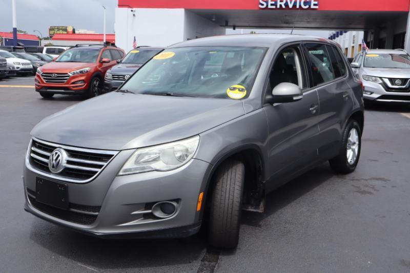 Volkswagen Tiguan S 4Motion 2011