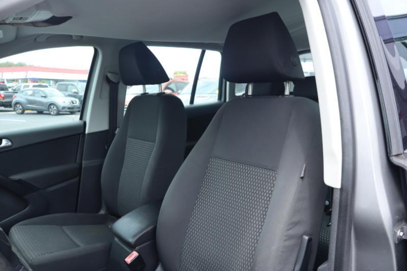 Volkswagen Tiguan S 4Motion 2011