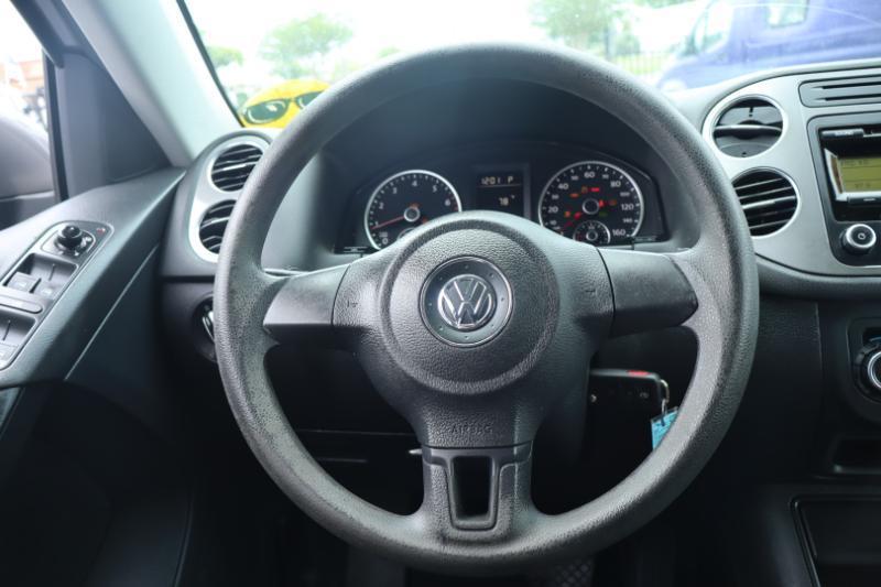 Volkswagen Tiguan S 4Motion 2011