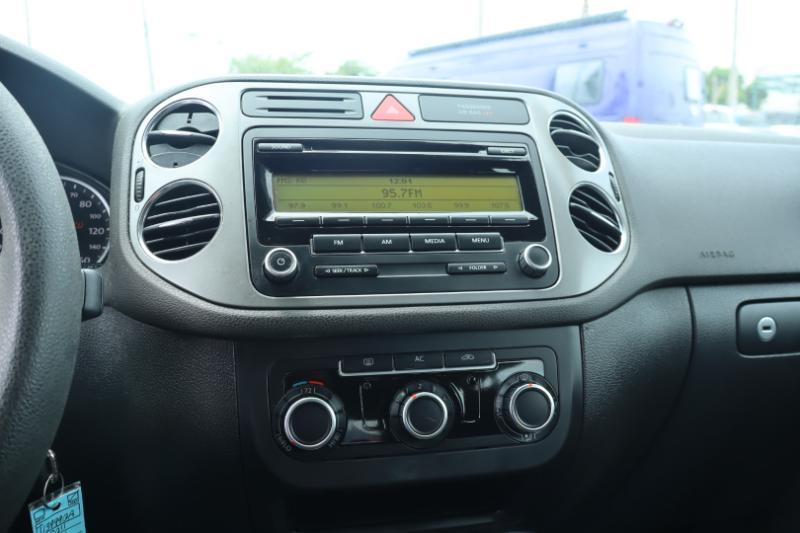 Volkswagen Tiguan S 4Motion 2011