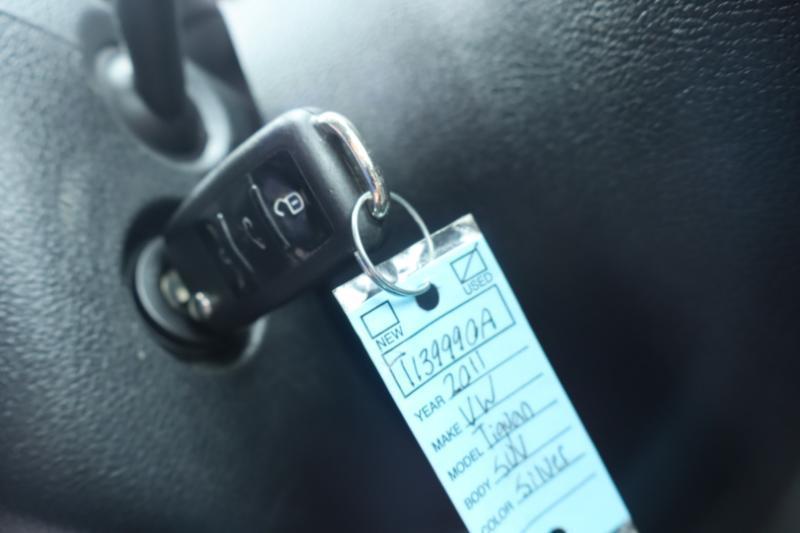 Volkswagen Tiguan S 4Motion 2011