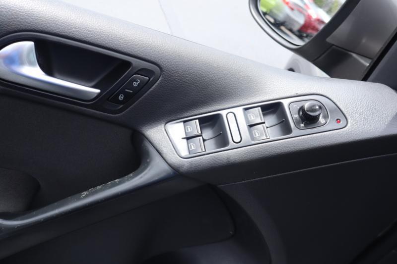 Volkswagen Tiguan S 4Motion 2011