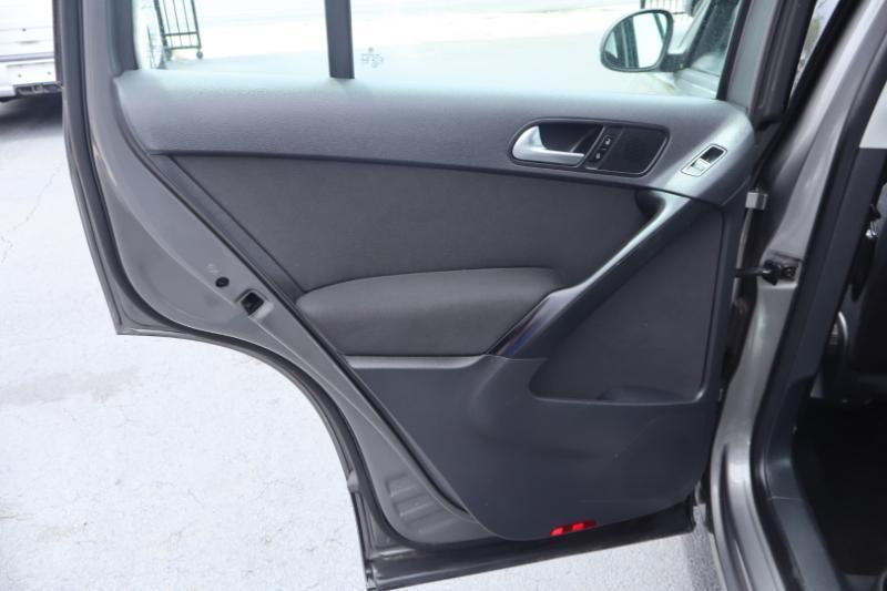 Volkswagen Tiguan S 4Motion 2011