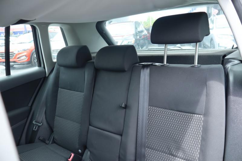 Volkswagen Tiguan S 4Motion 2011