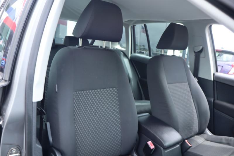 Volkswagen Tiguan S 4Motion 2011