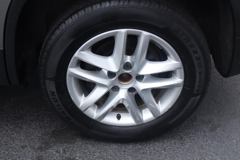 Volkswagen Tiguan S 4Motion 2011