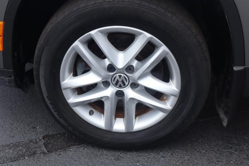 Volkswagen Tiguan S 4Motion 2011