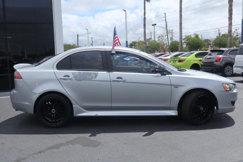 Mitsubishi Lancer ES CVT 2015
