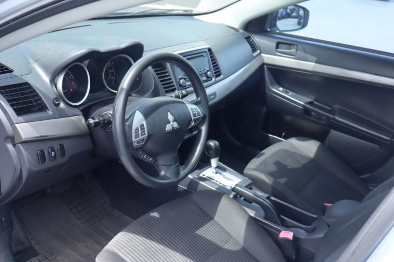 Mitsubishi Lancer ES CVT 2015