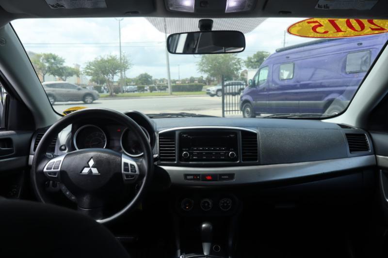 Mitsubishi Lancer ES CVT 2015