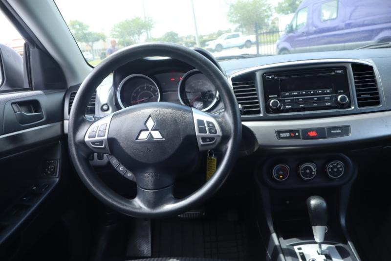 Mitsubishi Lancer ES CVT 2015