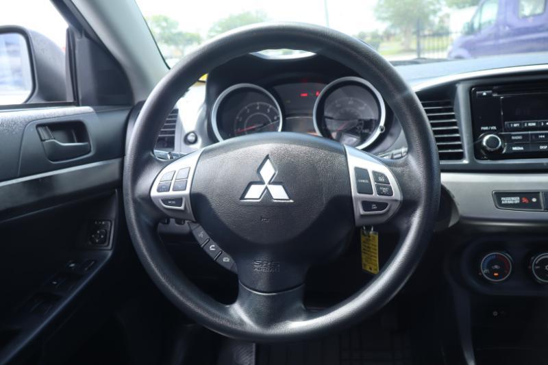 Mitsubishi Lancer ES CVT 2015
