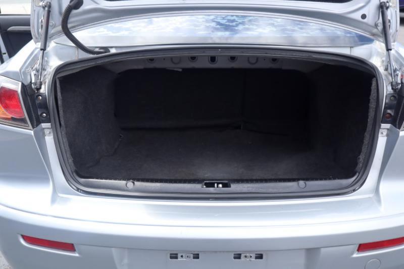 Mitsubishi Lancer ES CVT 2015