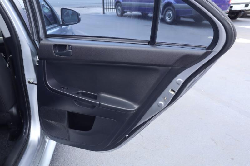 Mitsubishi Lancer ES CVT 2015