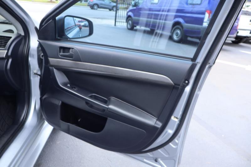 Mitsubishi Lancer ES CVT 2015