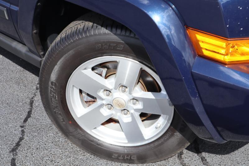 Jeep Commander 2WD 2006