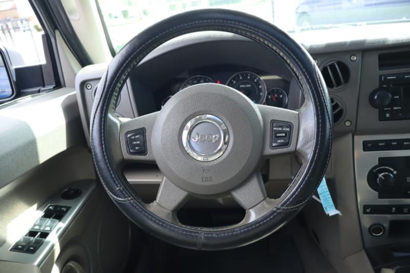 Jeep Commander 2WD 2006