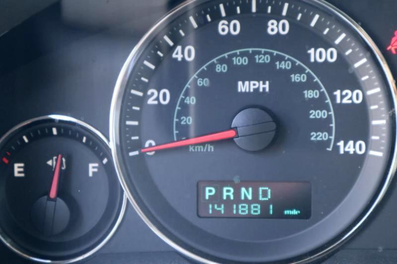 Jeep Commander 2WD 2006