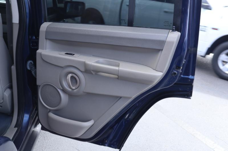 Jeep Commander 2WD 2006